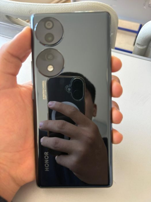 Телефон Honor 70