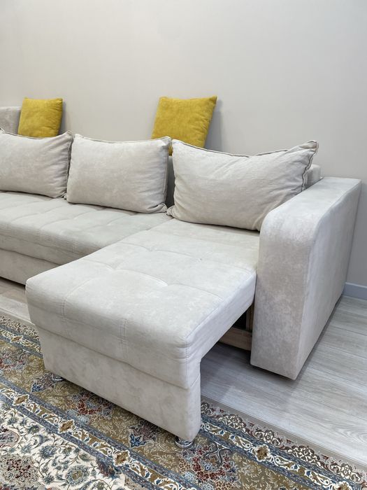 Продается Диван 4 м