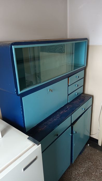 Bufet vechi de bucatarie