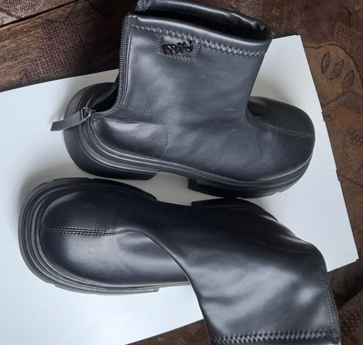 Продам кроссовки подросковые