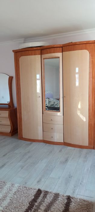 Продам спальный гарнитур