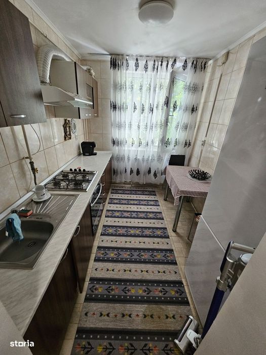 Inchiriez ap cu 2 camere zona Scoala 5