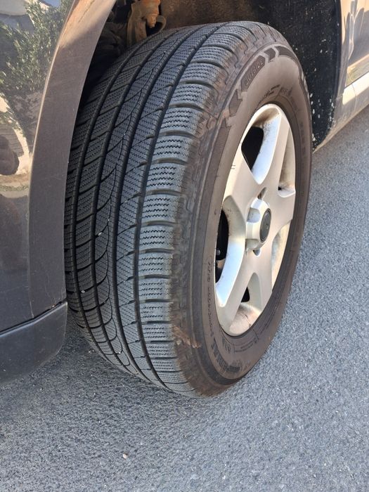 Vând Touareg 2007...2.5 Tdi