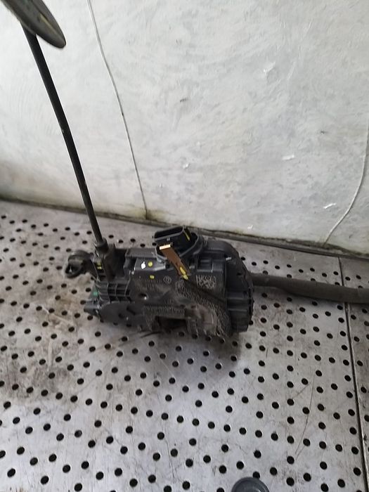Broasca usa dreapta fata renault captur 2014 805020401r