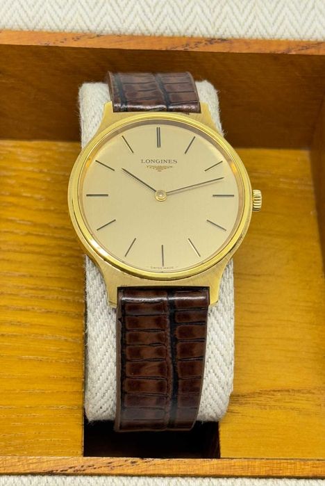 Луксозен винтидж часовник Longines -slim - classic 1970-1979