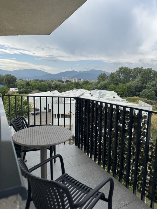 Apartament 2 camere cu loc de parcare inclus - zona Tractorul