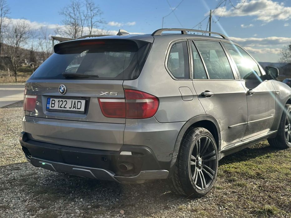 Vând schimb x5 2008