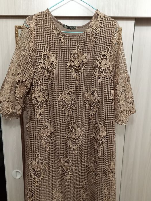 Продам платье праздничное