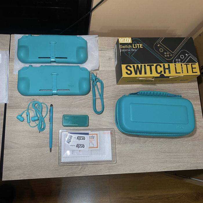 Nintendo Switch Lite Grey – отлично състояние + много аксесоари Orzly + Micro SD 64GB (A2/ u10)
