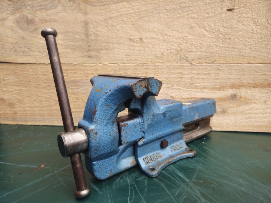 Menghină Heuer Front 135mm stare ca nouă