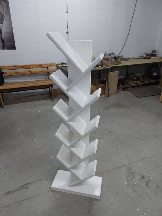 Стелаж  за книги