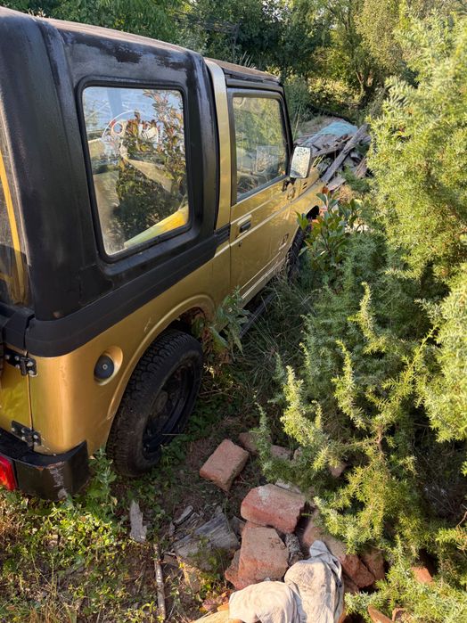 2x Suzuki Samurai 1984, 1994