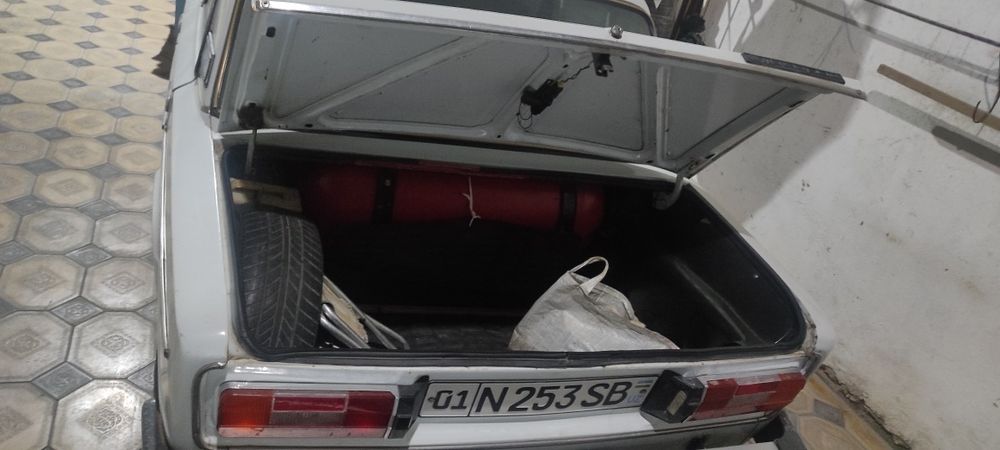 Jiguli srochna sotiladi