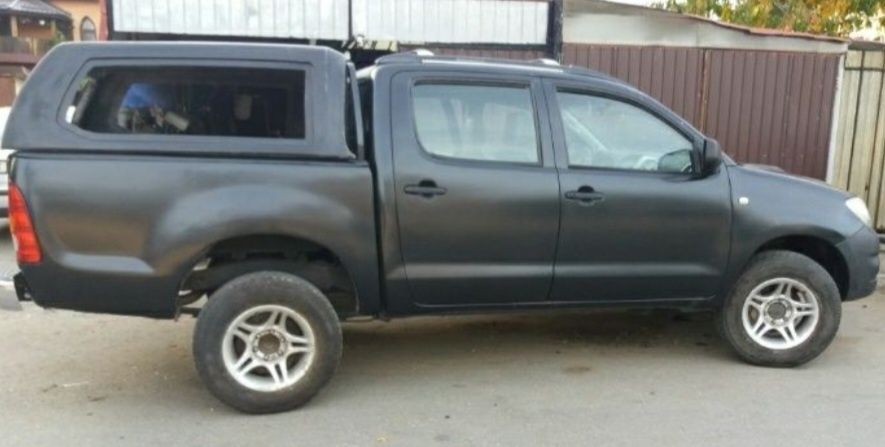 Citeva piese Toyota hilux 2,5d/ 2010