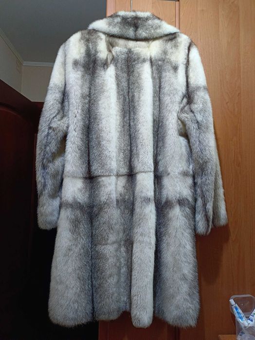 Продам норковую шубу
