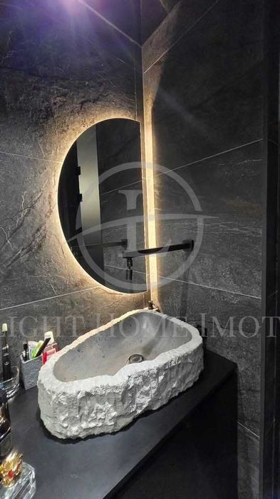 Продава се Двустаен апартамент в Пловдив, Център - 97 кв.м за 2011 €/кв.м - Снимка #14