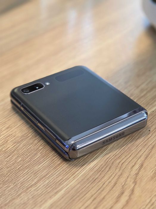 Samsung Galaxy Z Flip 5G