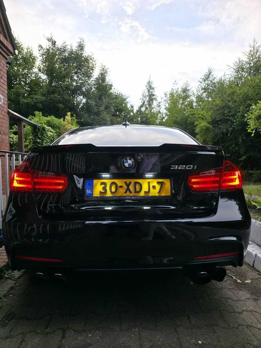 БМВ 320 2012 година