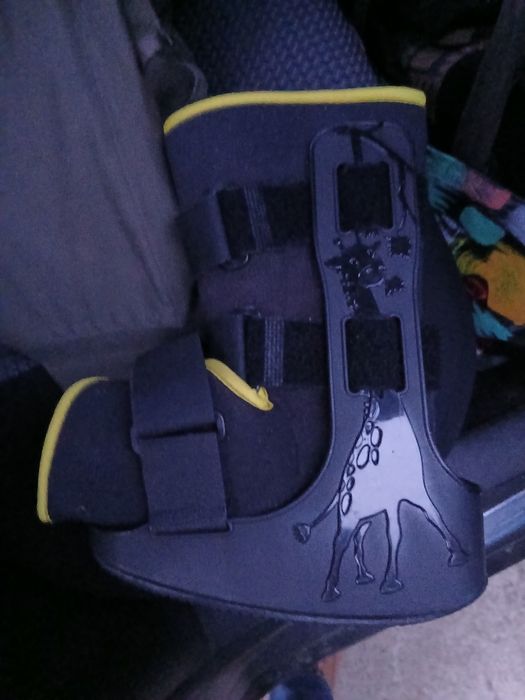 Orteza de glezna si picior pentru copii