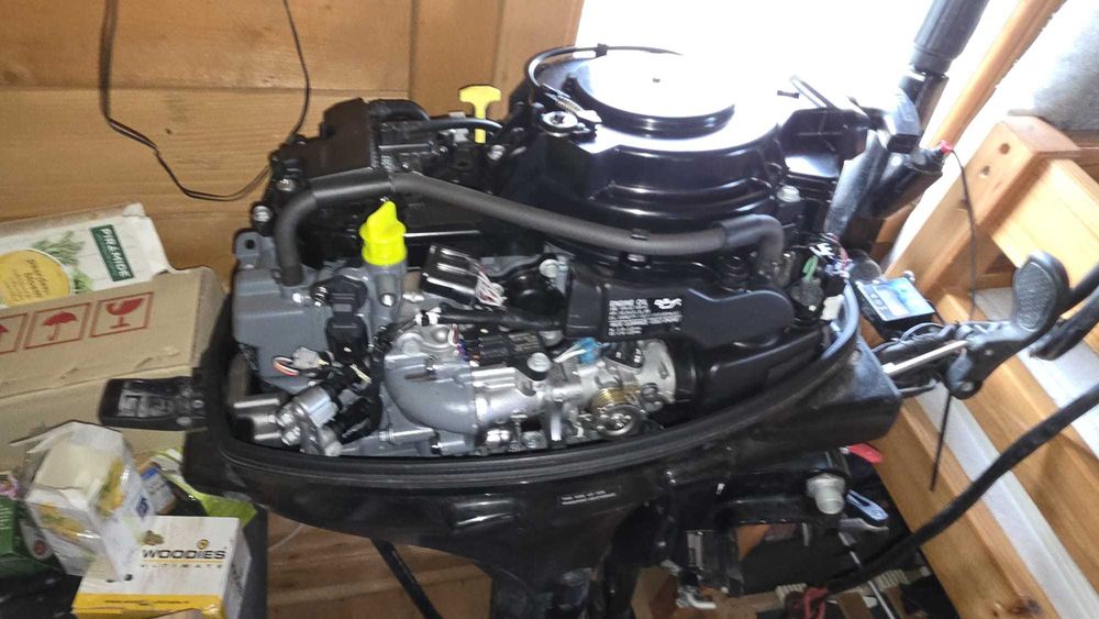 Motor outboard Suzuki  DF20 AEL de 20 cai putere 2021