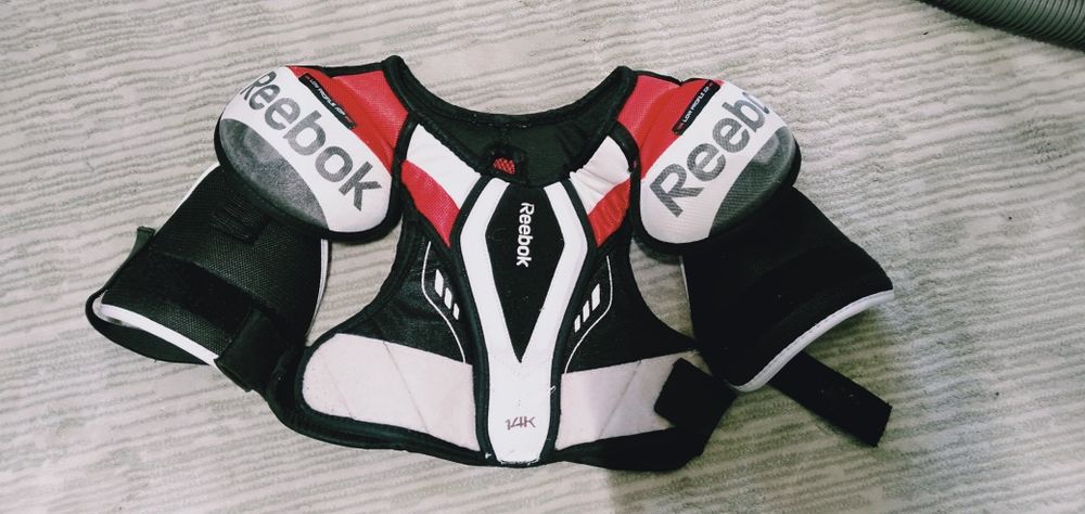 Нагрудник хоккейный детский