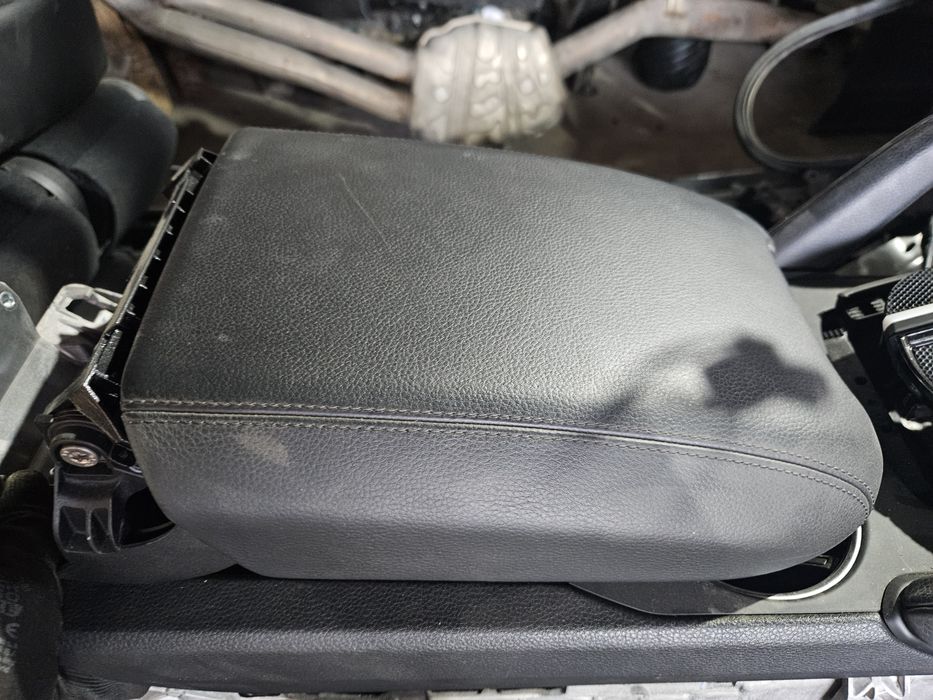 Подлакътник за Porsche Cayenne 9Y