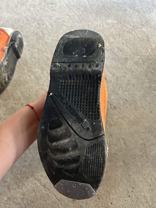 Моткрос ботуши.