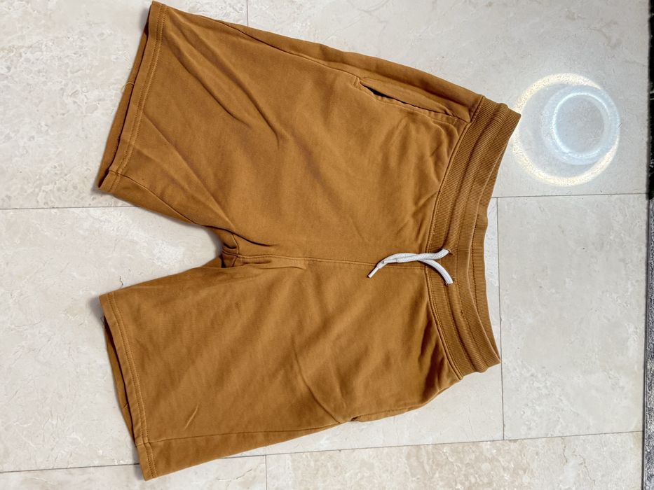 pantaloni scurti pull and bear si H&M