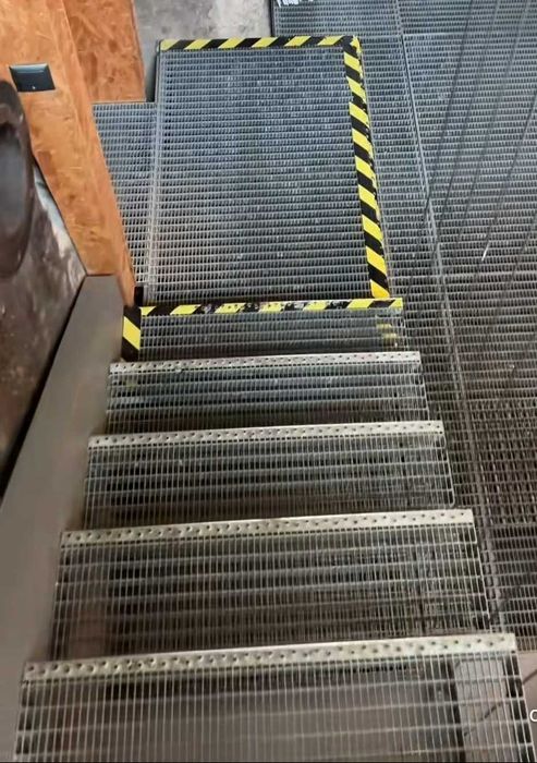 Поцинковани стъпала MEA METAL –метални, стълбища, противохлъзгащи