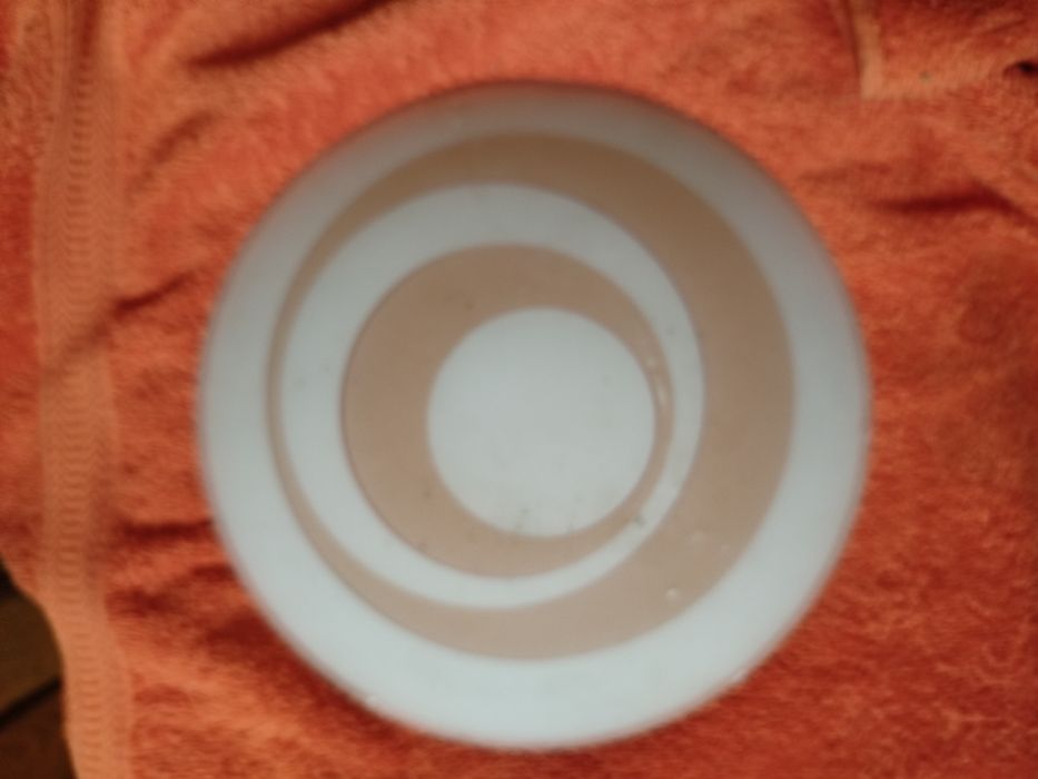 Abajur din sticla rezervă pentru plafoniera