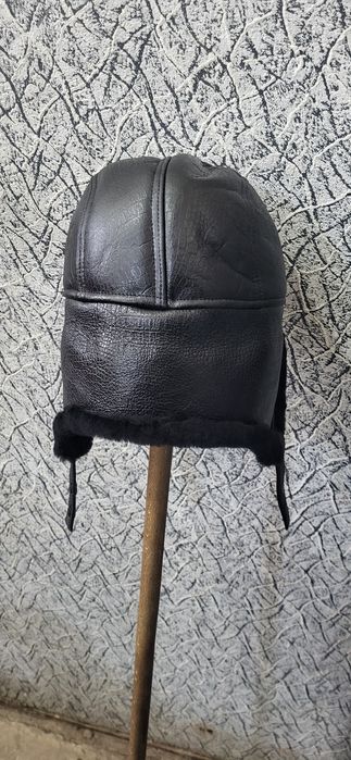 Шапка цигейковая ,кожаная