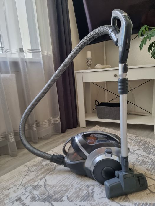 Продам пылесос LG