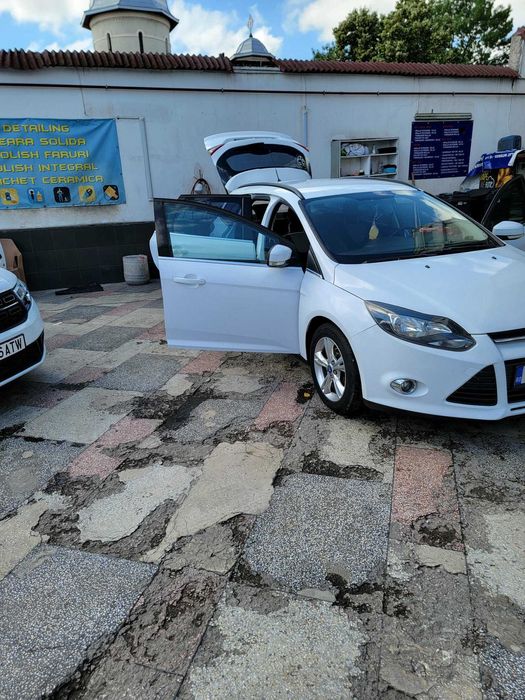 FORD Focus 2012 — imagine 4