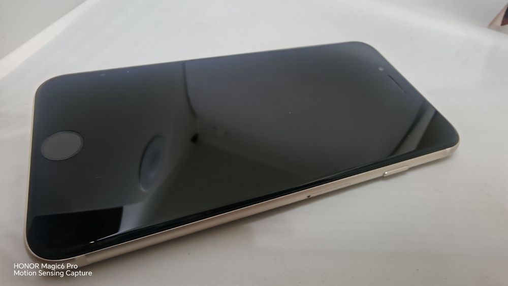 iPhone SE (2022) – 128GB