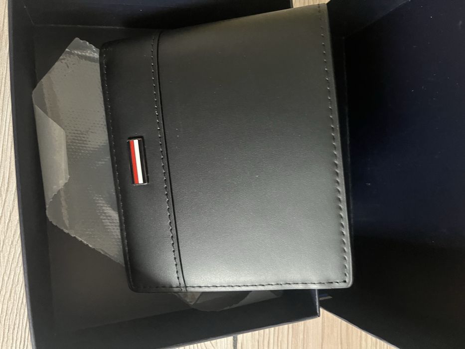 Оригинален кожен портфейл Tommy Hilfiger