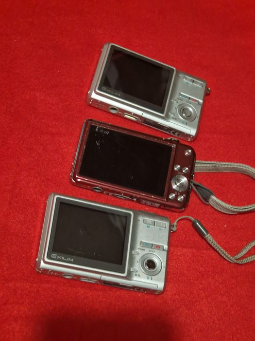 Aparate Foto pentru piese sau colecție