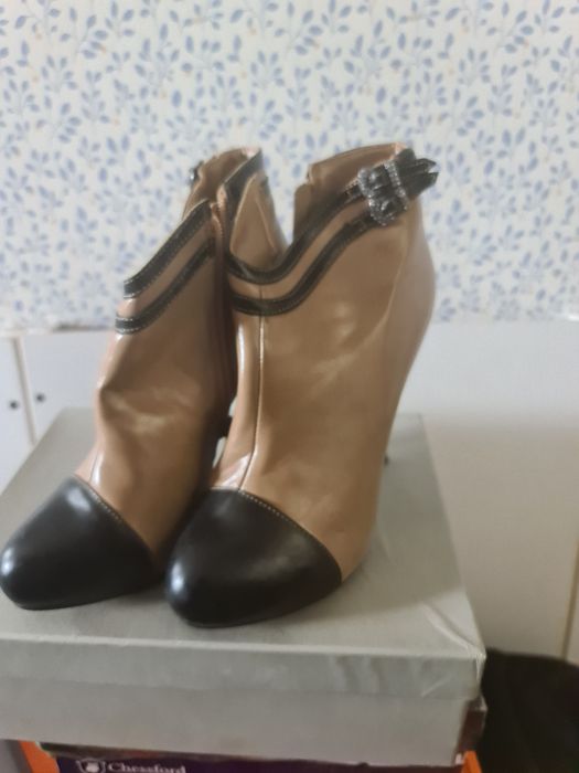 Продам сандали и ботыльоны