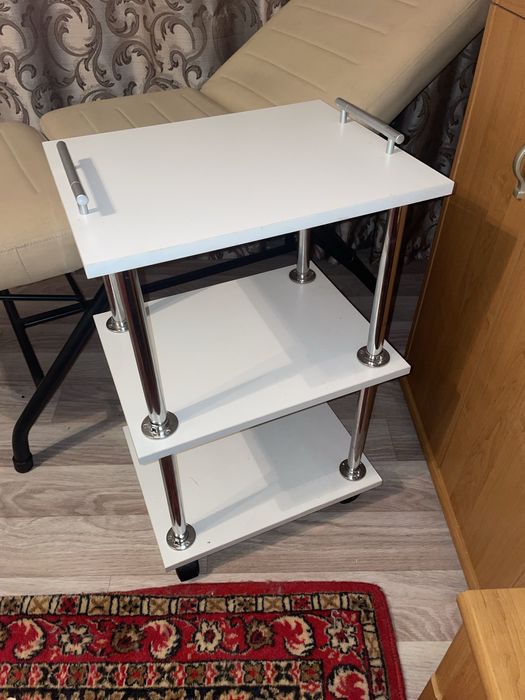 Косметологический столик