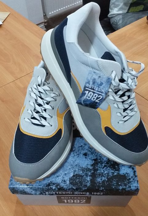 Vand adidasi noi Bottesini