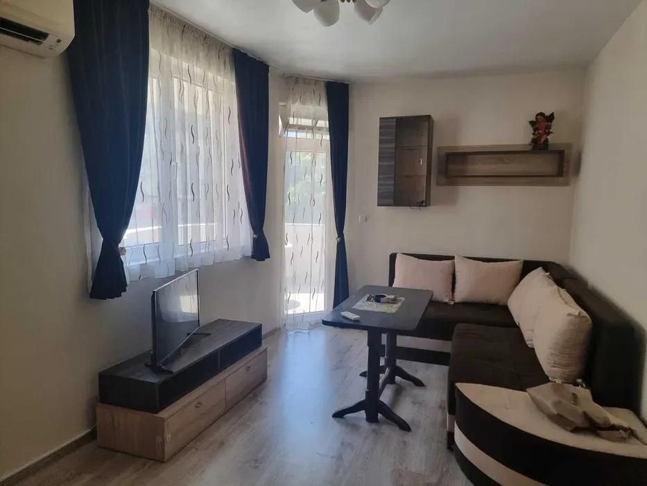 Двустаен апартамент, под наем, Център