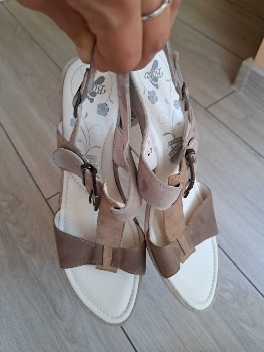 Sandale foarte comode