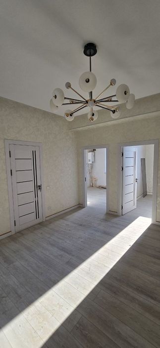 Продам 2 ком Янги хаёт район орен-т Жк Махалла Абузар беш