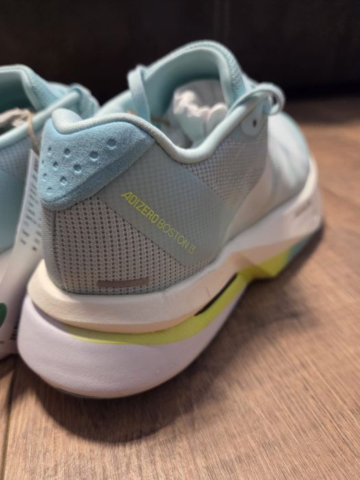 Нови дамски маратонки Adidas Adizero Boston 13 W (39 / 2/3)