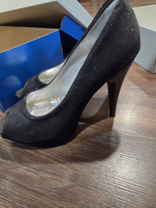 Дамски обувки различни видове