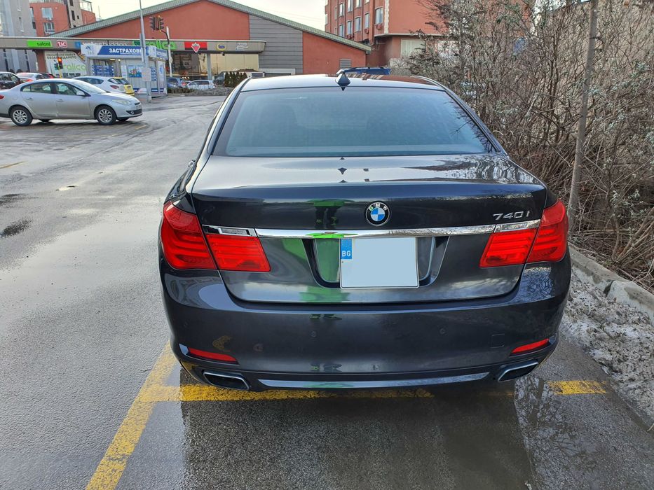 Продавам BMW 740i F01 2012