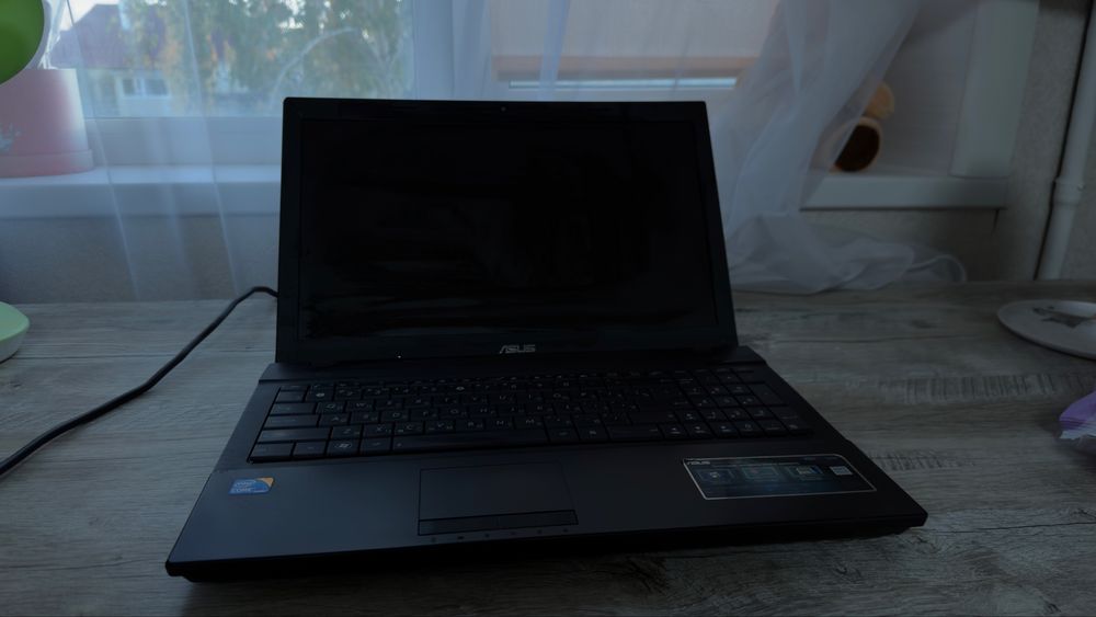 Ноутбук Asus в хорошем состоянии
