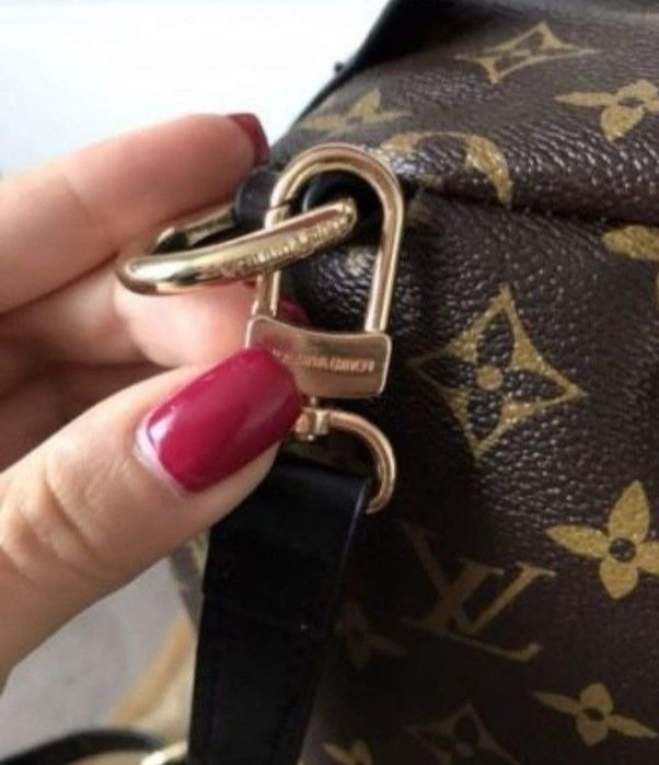 Set rucsac si portofel, feronerie metalica inscriptionata, saculet, et