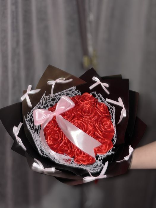 Trandafiri din satin