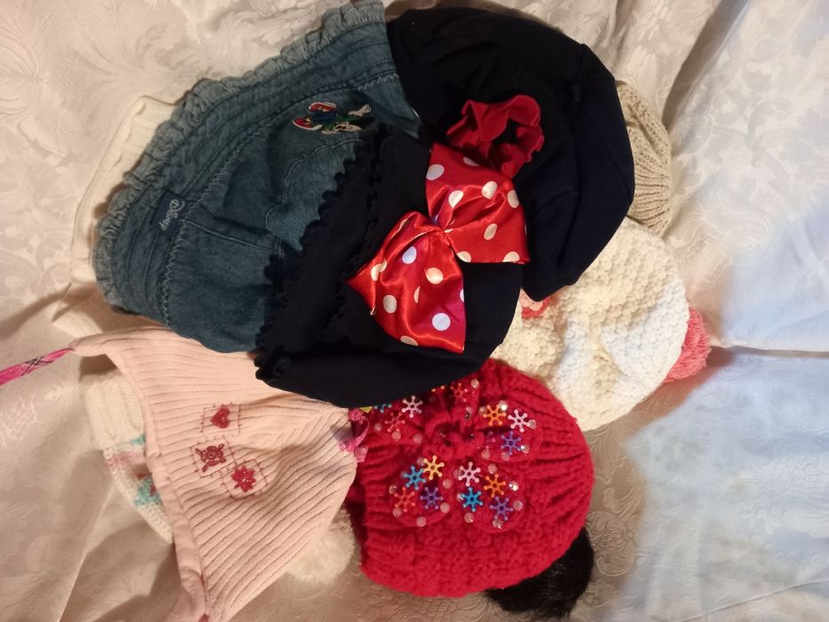 Caciulite de fetiță