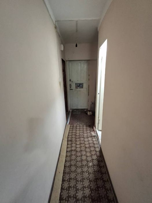 Продаются квартира одна комнатная.